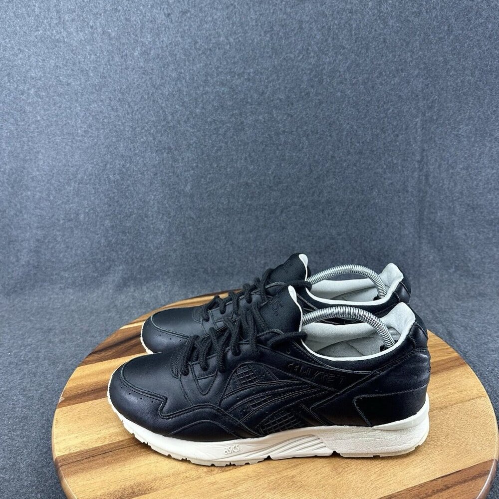 KITH GRAND OPENING ASICS
BLACK AND WHITE - Picture 6 of 11